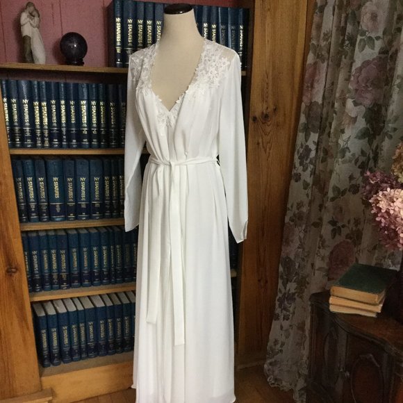 Flora Nikrooz Ivory Bridal Robe with Belt Tie
